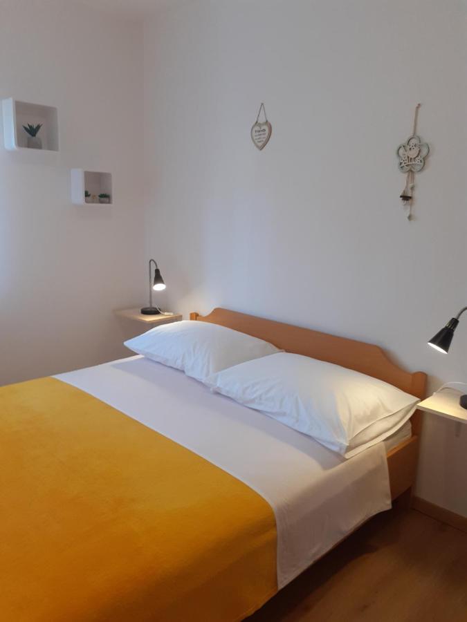 Apartman Paola Malinska Exterior foto
