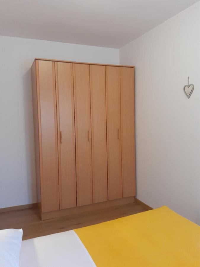 Apartman Paola Malinska Exterior foto