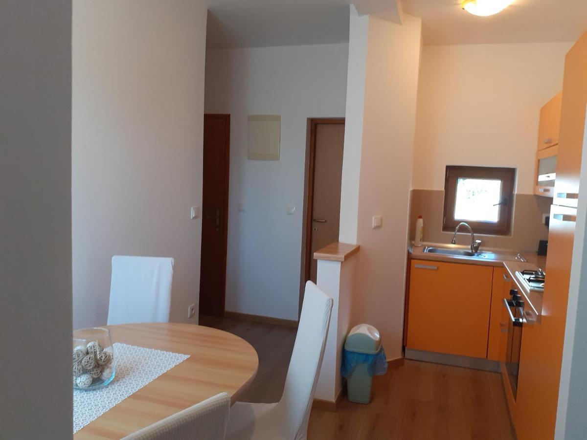 Apartman Paola Malinska Exterior foto